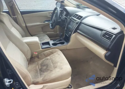 2016 Toyota Camry Le z USA, uszkodzony, nr VIN 4T1BF1FK6GU175177